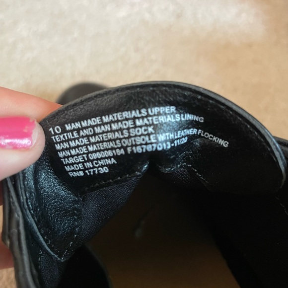 Brand new size 10. Black high heel tennis shoe boots! No tag but still tied - Picture 6 of 6